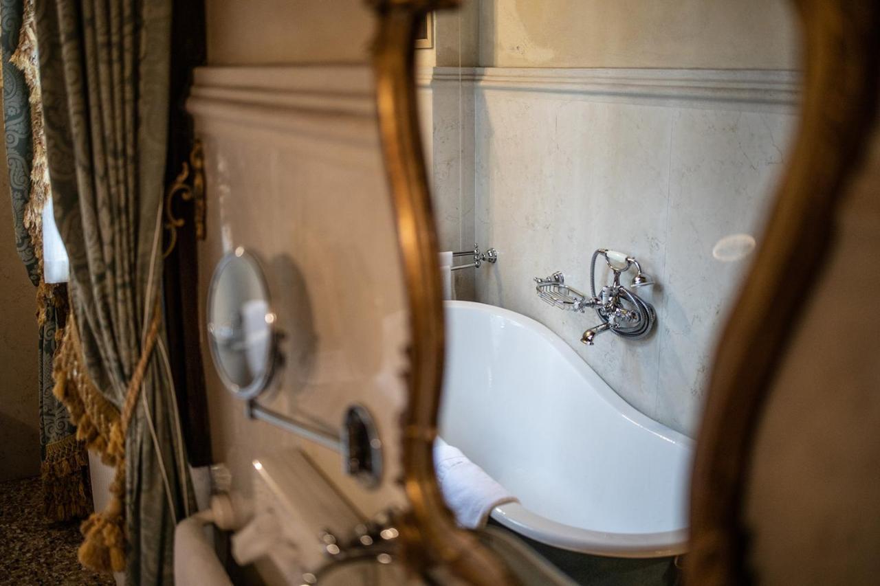 Relais Castello Bevilacqua Bagian luar foto
