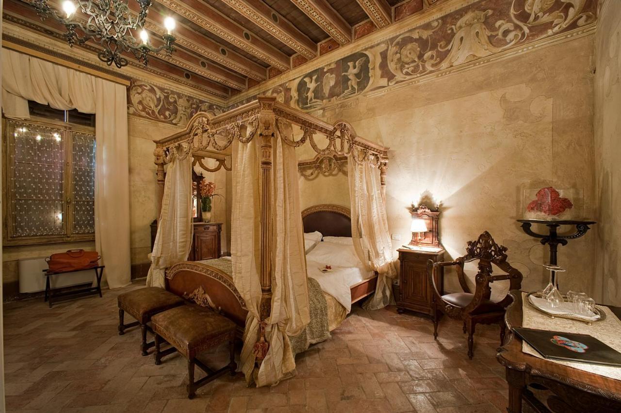 Relais Castello Bevilacqua Bagian luar foto