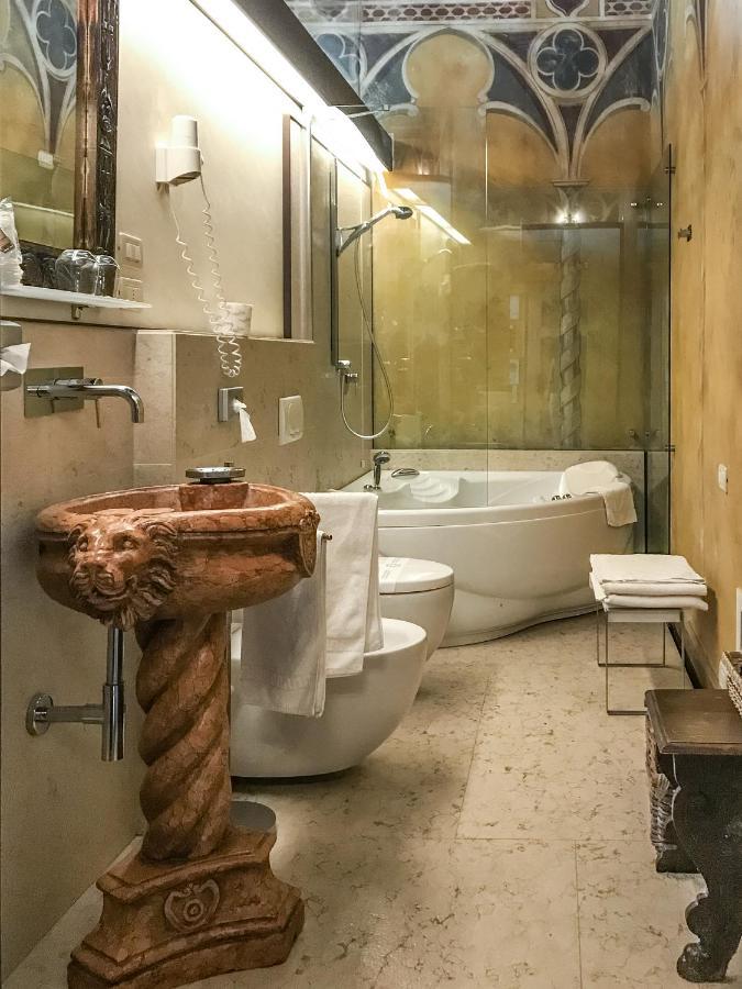 Relais Castello Bevilacqua Bagian luar foto