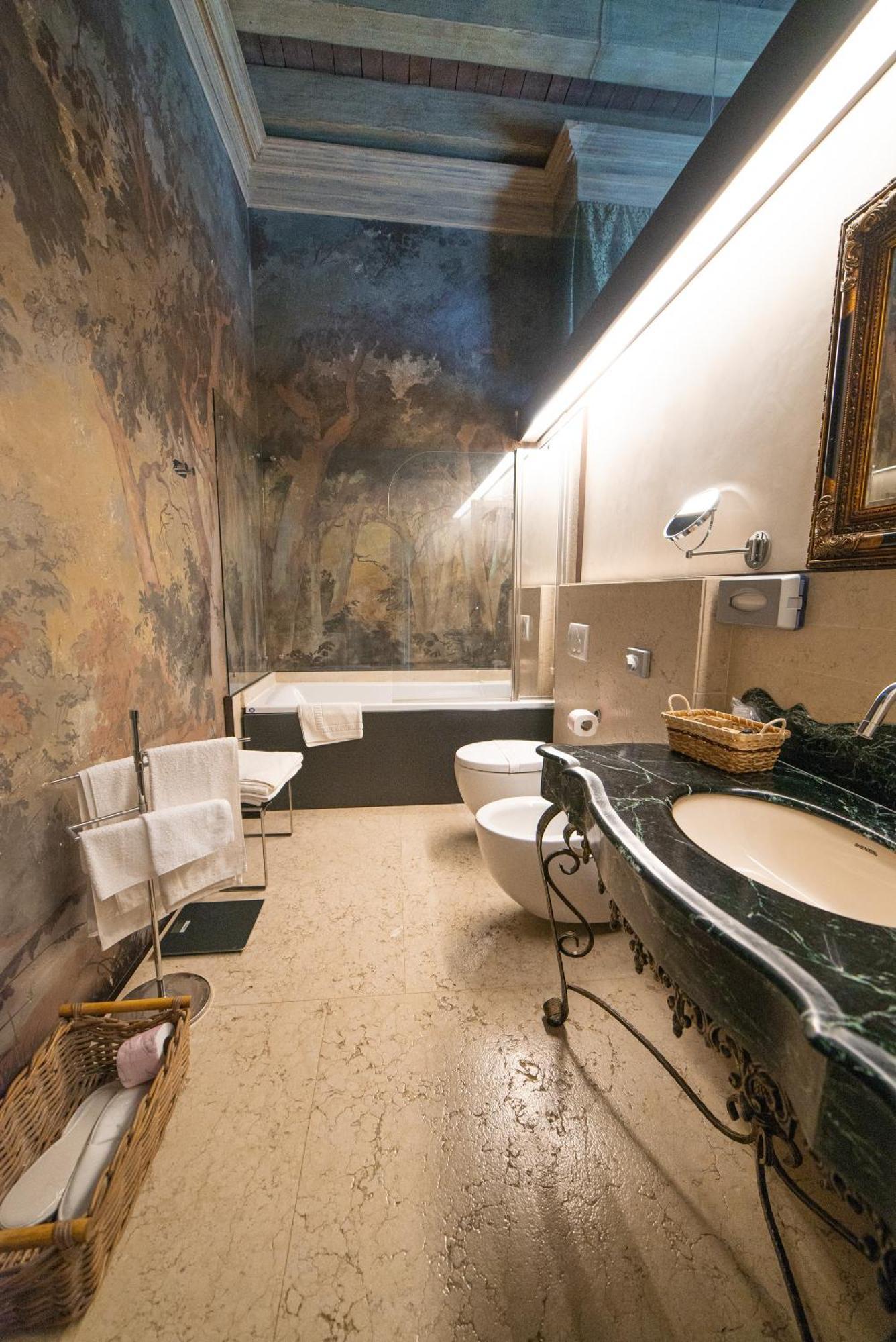 Relais Castello Bevilacqua Bagian luar foto
