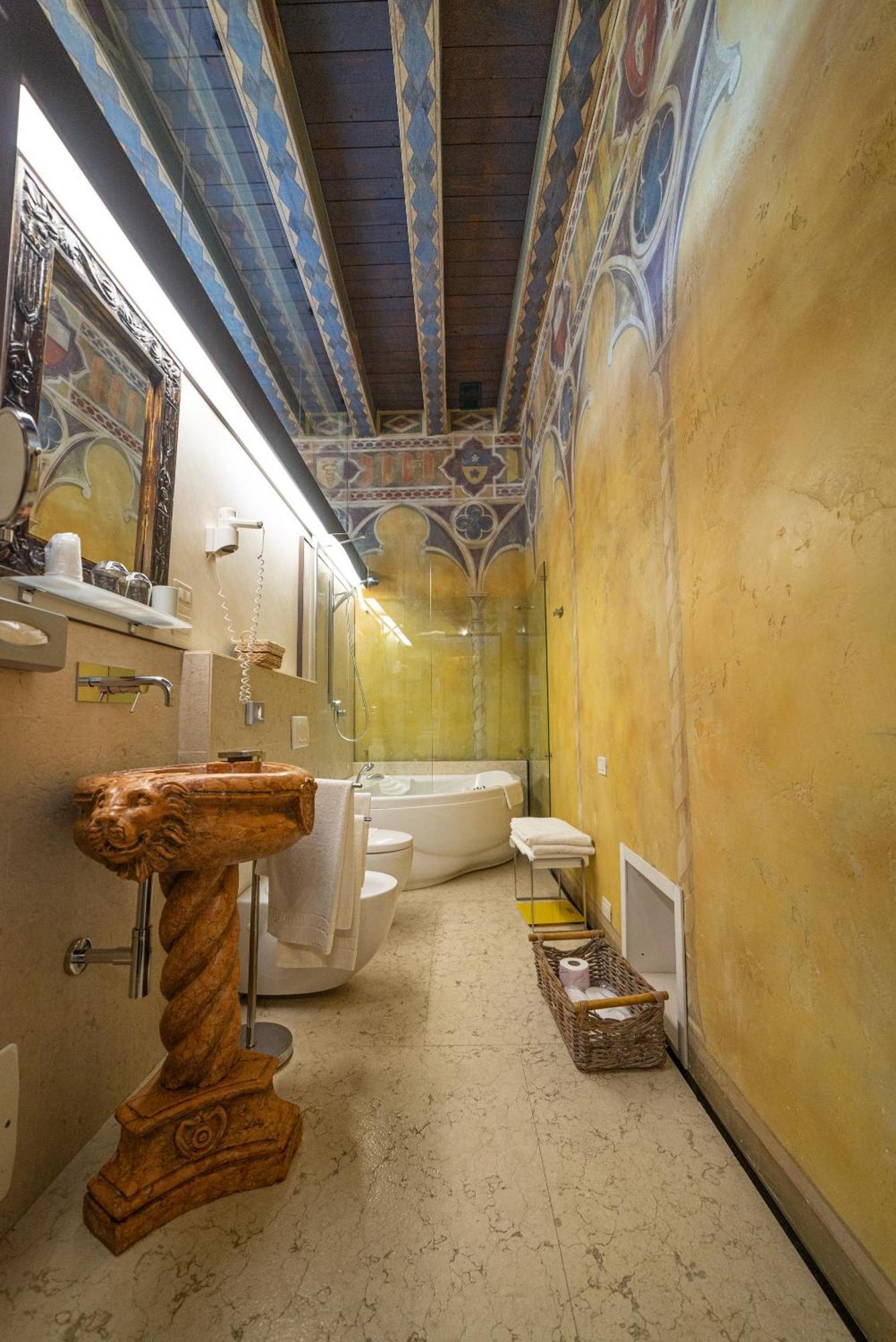 Relais Castello Bevilacqua Bagian luar foto