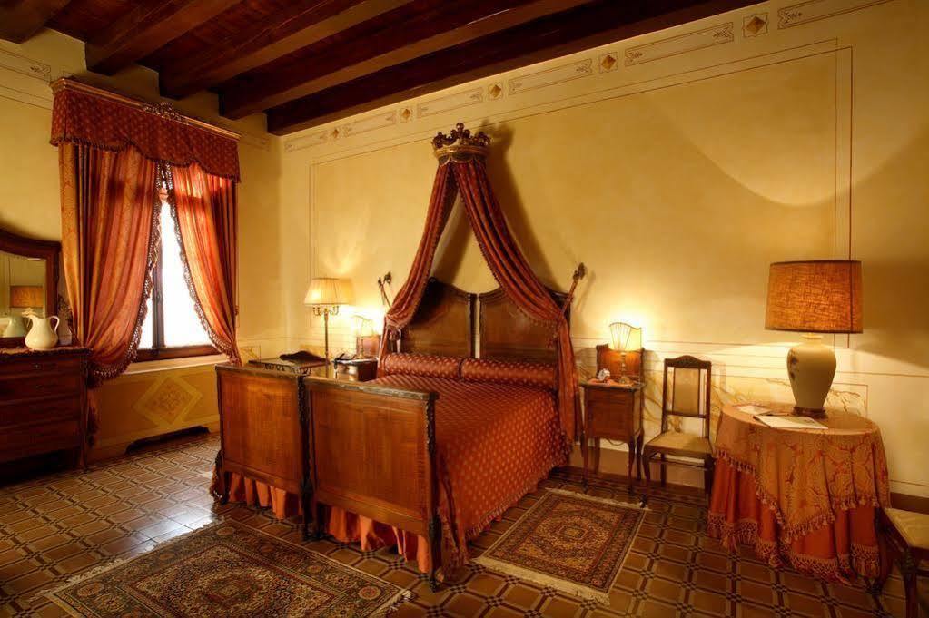 Relais Castello Bevilacqua Bagian luar foto